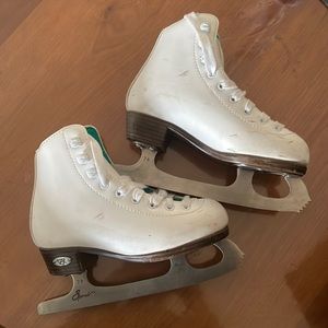 Riedell ice skates